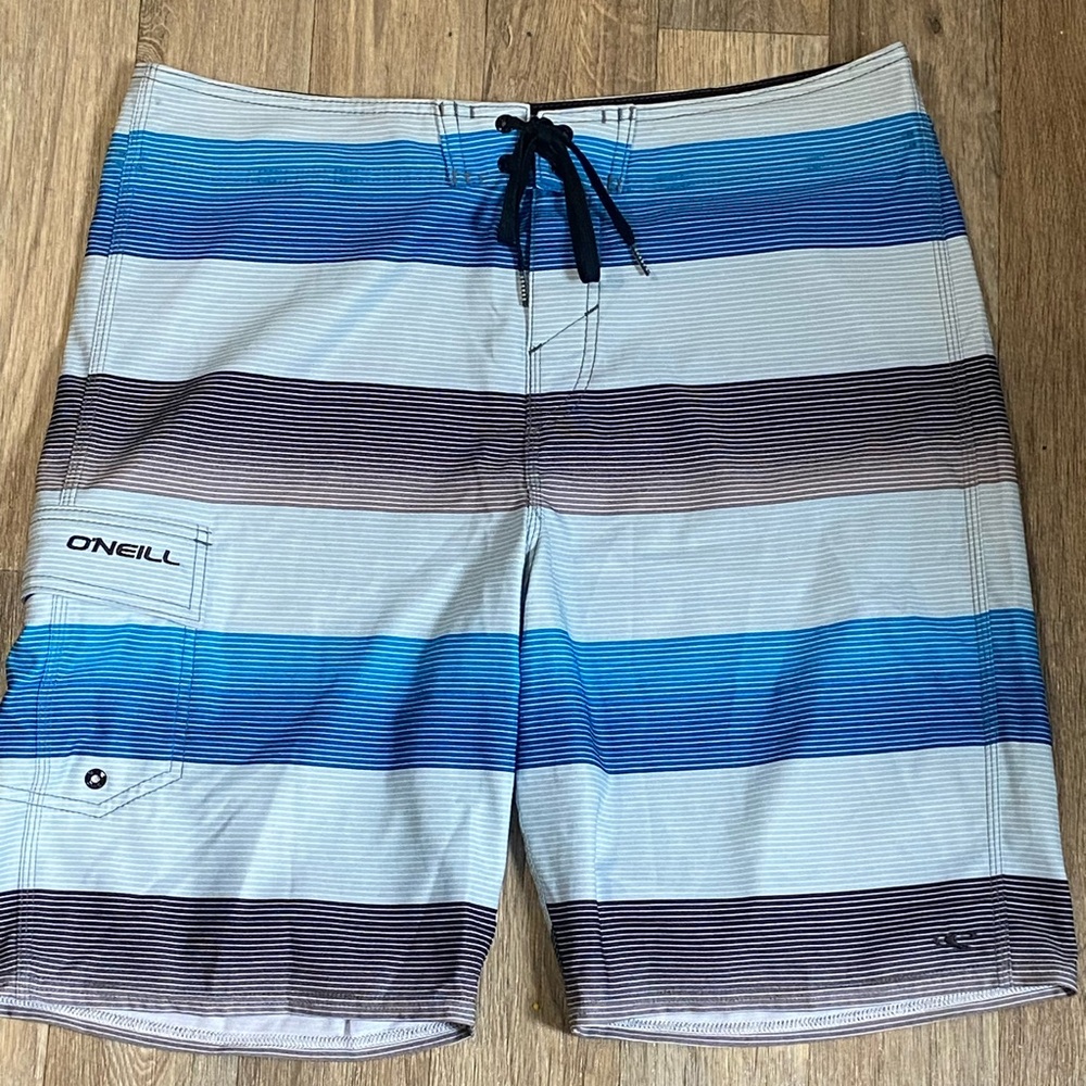 O’Neill swimming shorts men’s size 34 Practically brand new